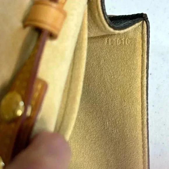 Louis Vuitton Pouchette Twin GM Authentic EUC LV Monogram Leather w/ dust bag - Picture 16 of 17